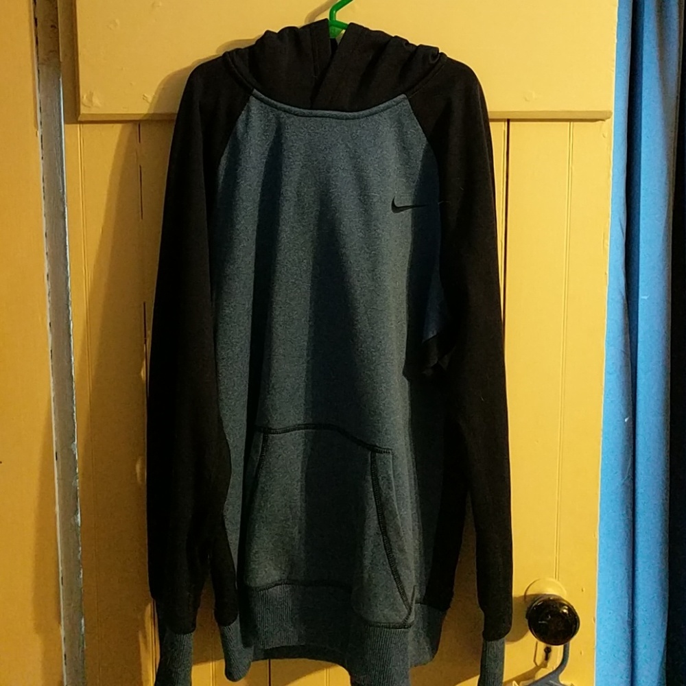 Nike therma-fit hoodie